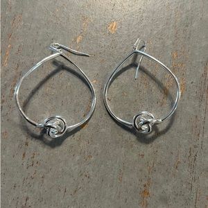 Kendra Scott Presleigh Love Knot Open Frame Silver Earrings   hoop
